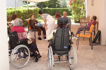 Résidents à l'EHPAD de la Cyprière, maison de retraite médicalisée à Juvignac