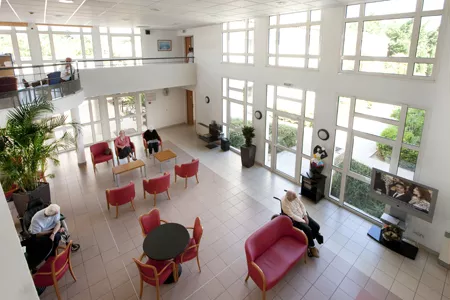 Salle commune à l'EHPAD de la Cyprière, maison de retraite médicalisée à Juvignac