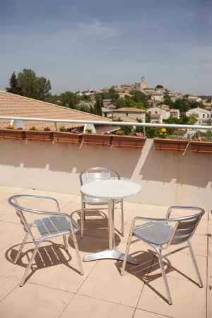 Terrasse de l'EHPAD Les Aigueillères, maison de retraite près de Montpellier