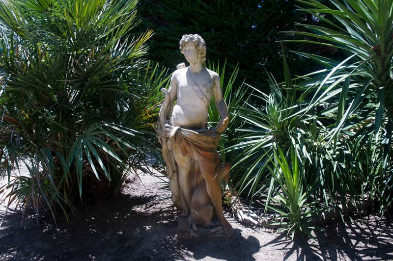 EHPAD, maison de retraite à Lattes, statue dans le jardin