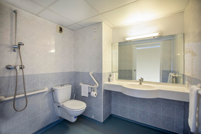 Salle de bain individuelle aux Aigueillères, EHPAD proche de Montpellier