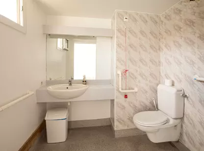 Salle de bain de l'EHPAD la Cyprière, près de Montpellier